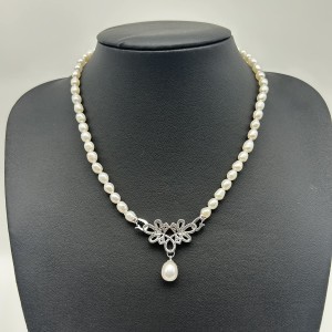 Silver Flower Pearl Necklace