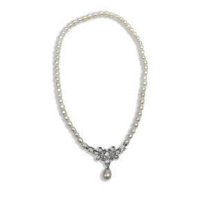 Silver Flower Pearl Necklace