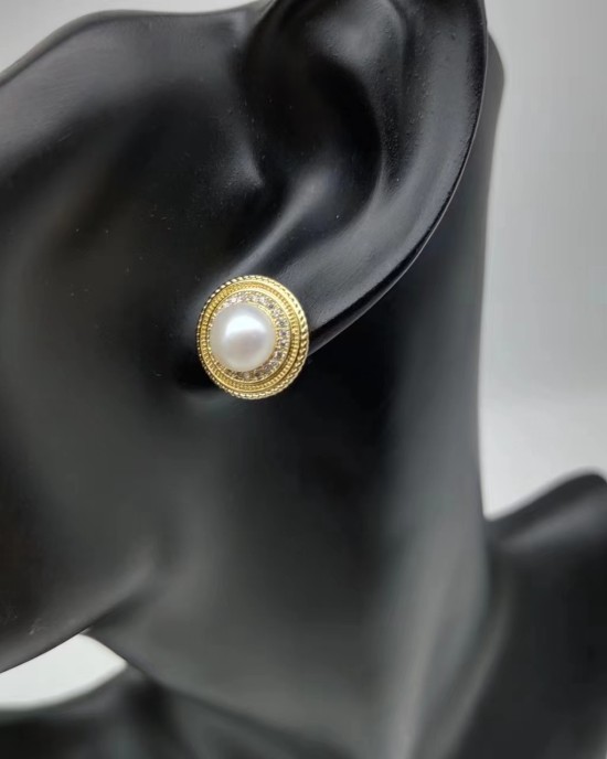 Round Pearl Earrings Round Pearl Earrings