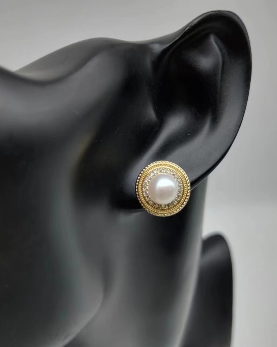 Round Pearl Earrings Round Pearl Earrings