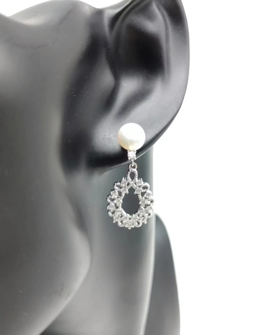 Pearl Drop Earrings Pearl Drop Earrings