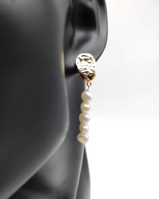 Four Pearl Earrings Four Pearl Earrings