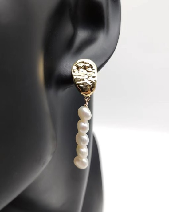 Four Pearl Earrings Four Pearl Earrings