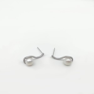 Serpentine Pearl Earrings