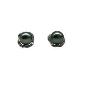 Pearl Stud